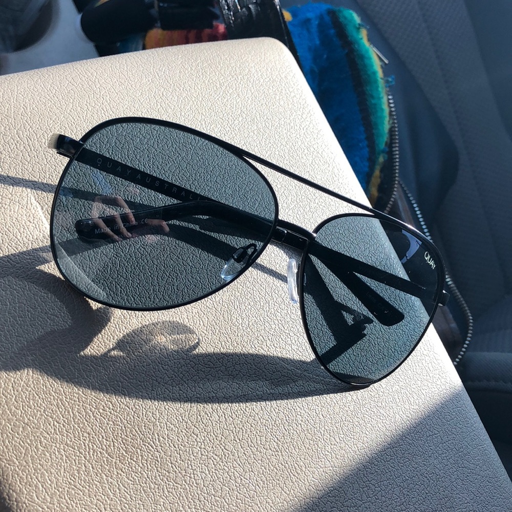 Quay “Vivanne” oversized sunnies